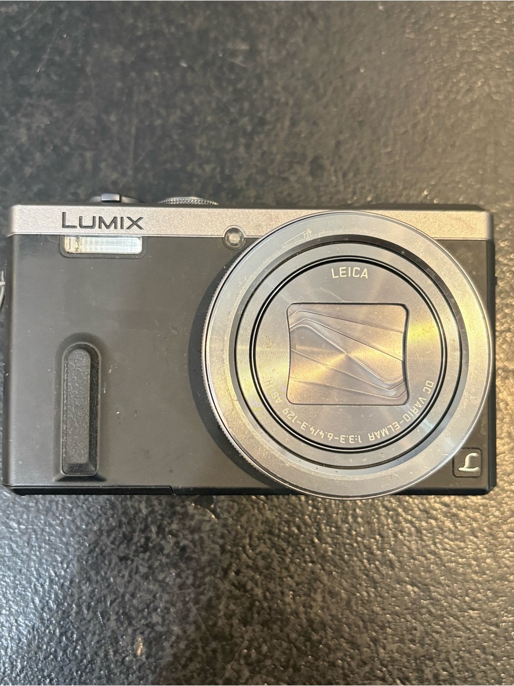 Panasonic LUMIX DMC-ZS40 18MP
Digital Camera Digicam Zoom w
Charger Battery SD